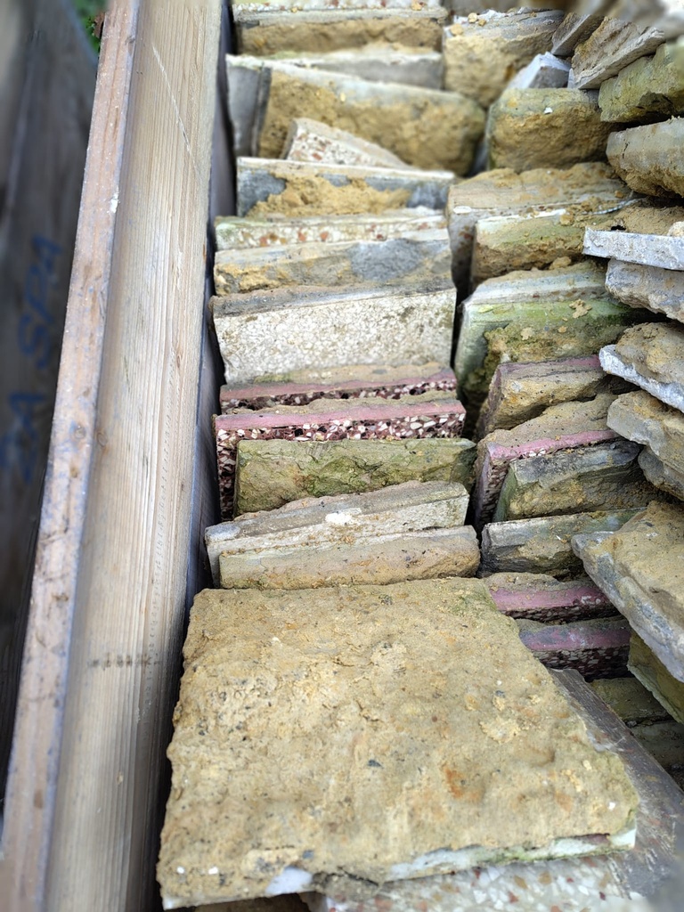 Stock Liège -  Carrelages granito 20x20