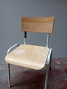 Chaise d'école en bois