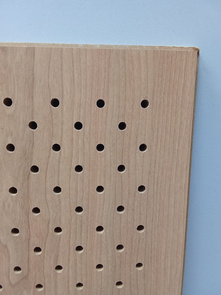 Mdf perforé imitation hêtre