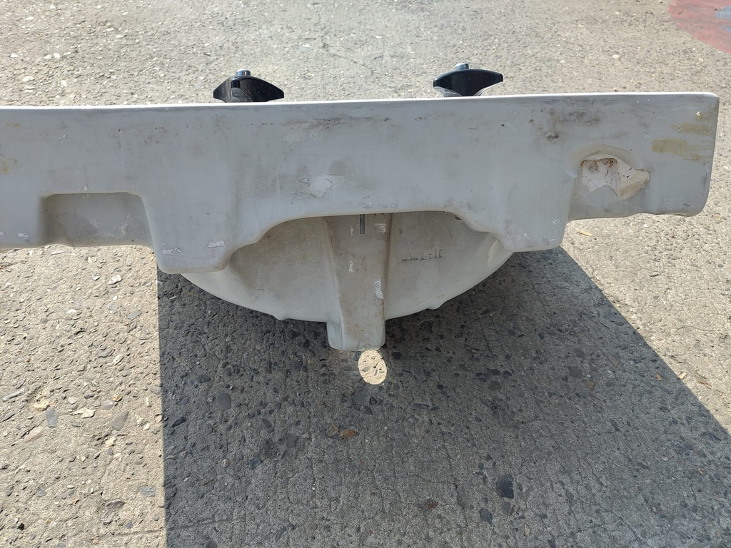 Stock Liège - lavabo en céramique double robinet