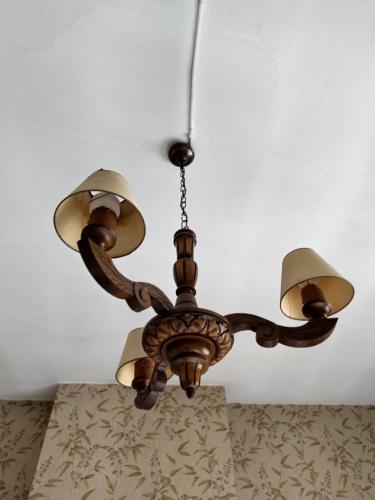 Lustre rustique en bois sculpté 3 bras (L) 