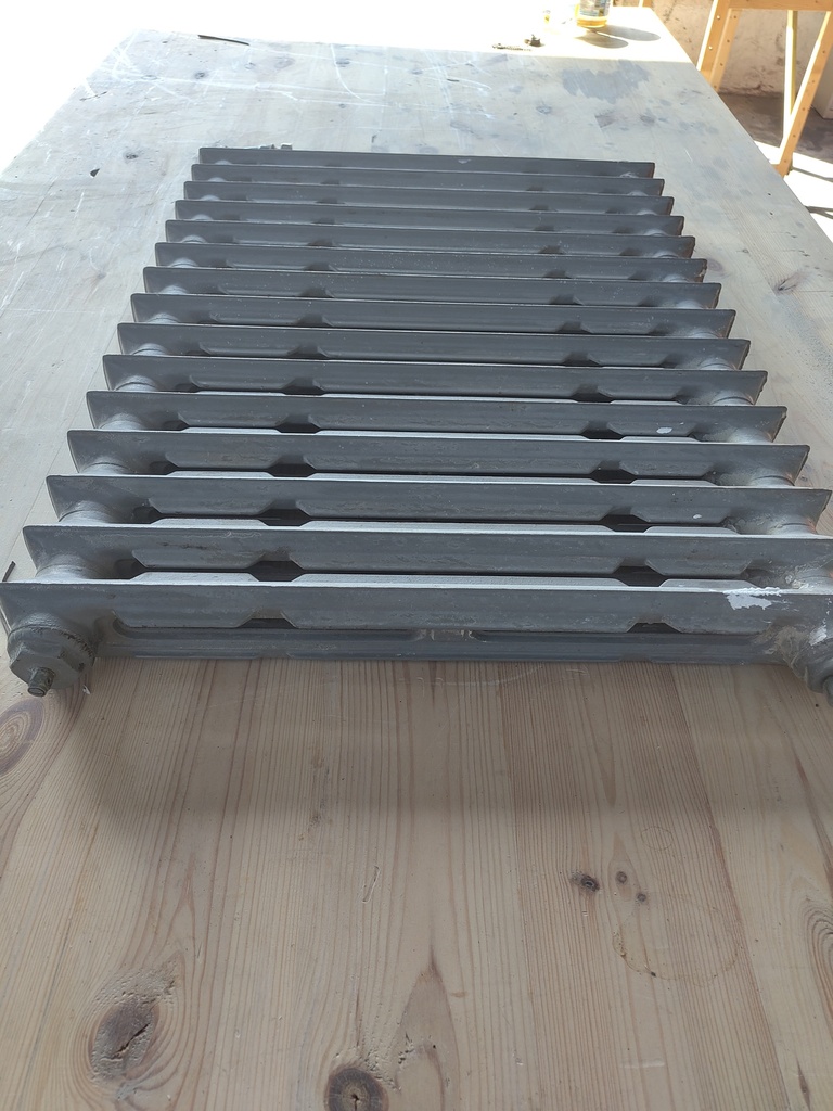 Radiateur en fonte (L)