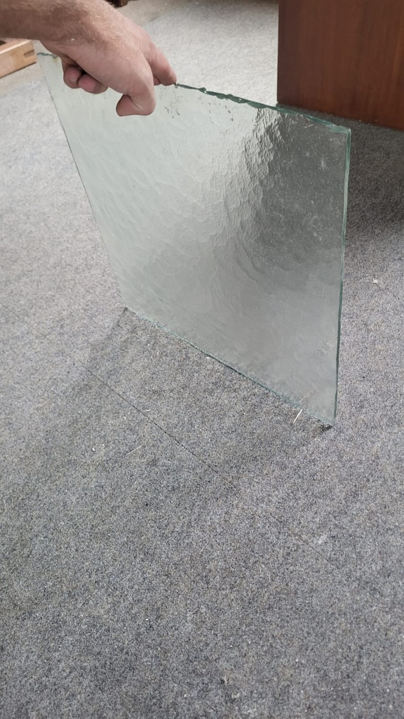 Verre martelé -carré (48*48)