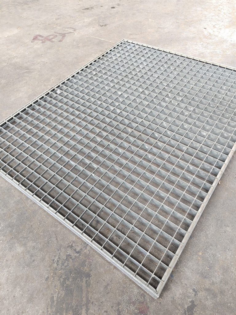Caillebotis acier galvanisé avec cadre (L)