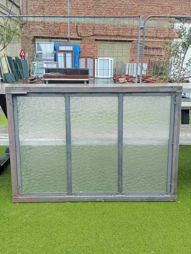 Verrière simple vitrage martelé