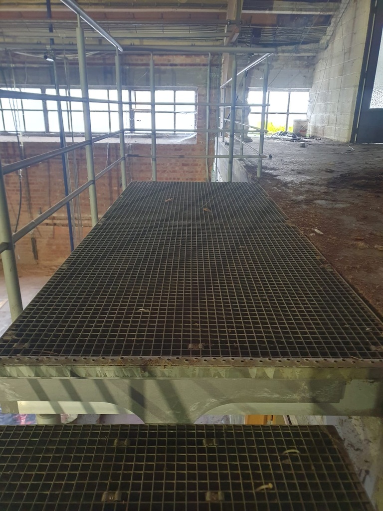 Escalier galvanisé 16 marches et palier