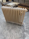 Radiateur en fonte sur pied (L)