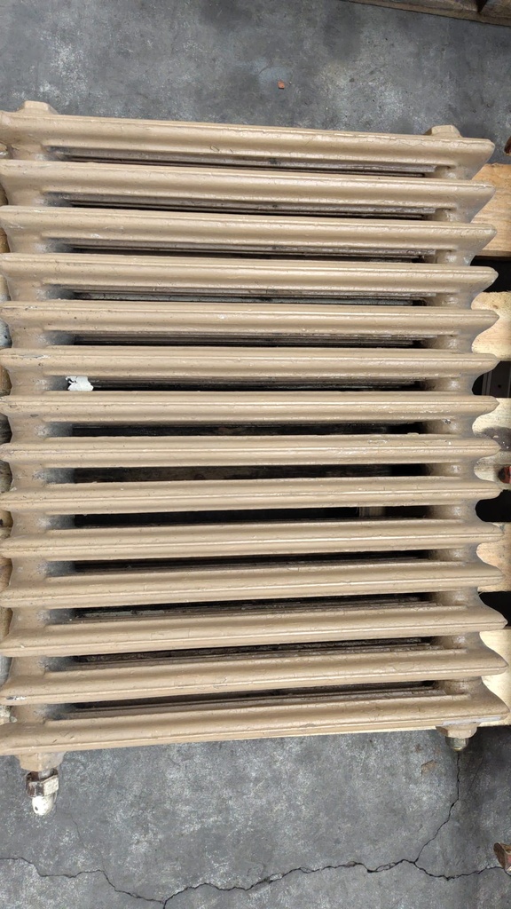 Radiateur sur pied en fonte (L)