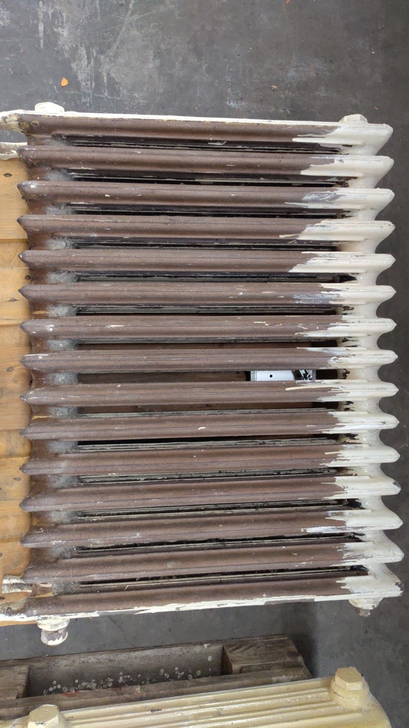 Radiateur sur pied en fonte (L)