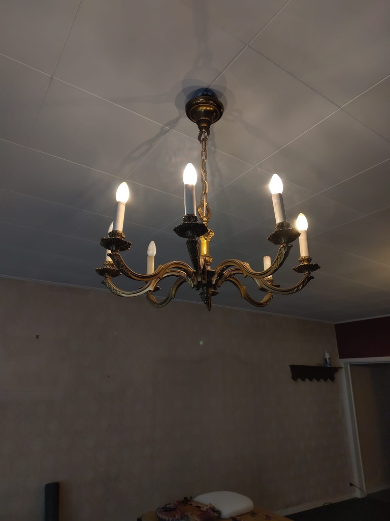 Lustre style classique doré à 8 bras (L) 