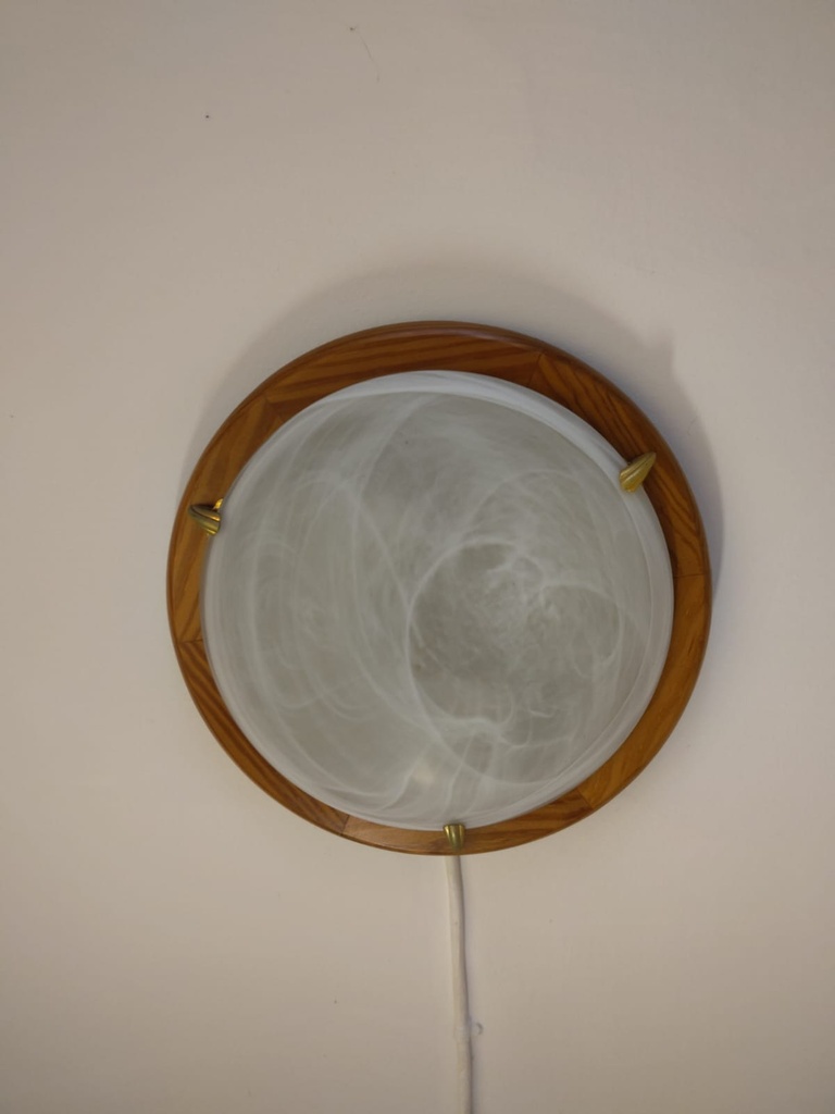 Plafonnier rond moderne – verre marbré et contour bois (L) 