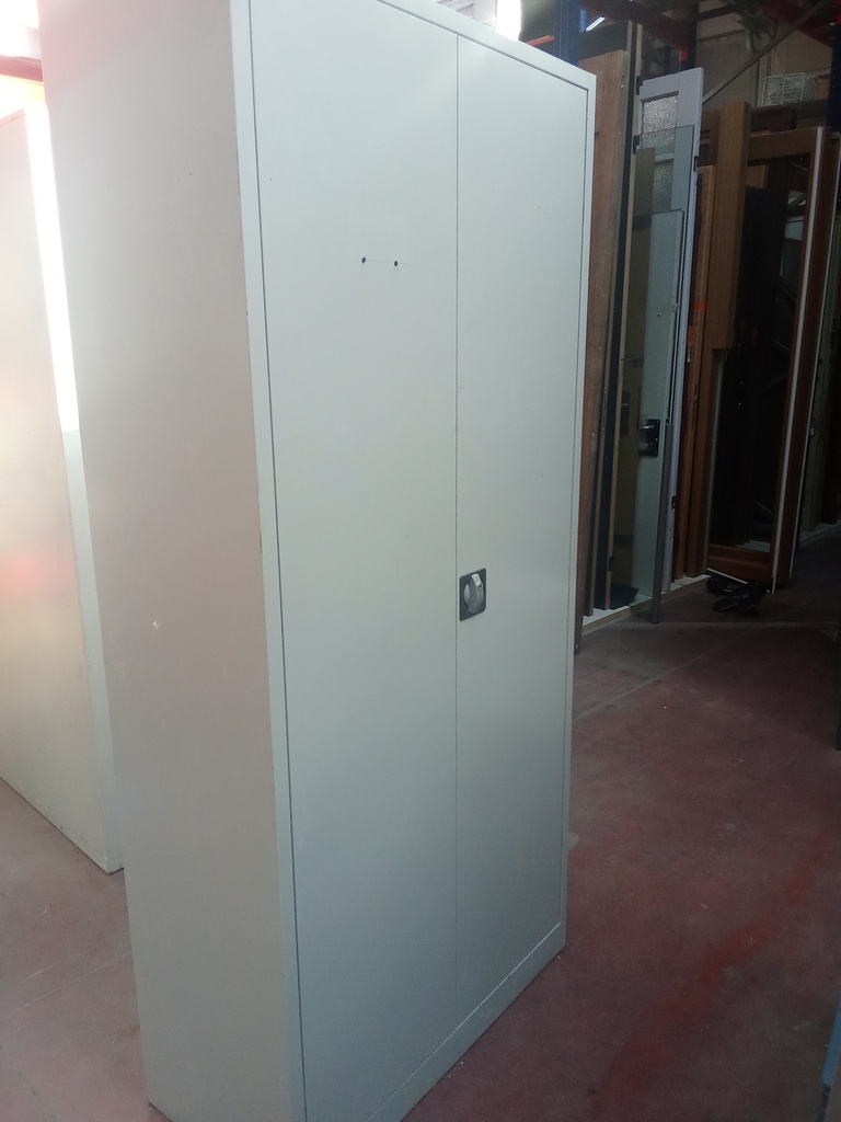 Grande armoire métallique - Différents modèles