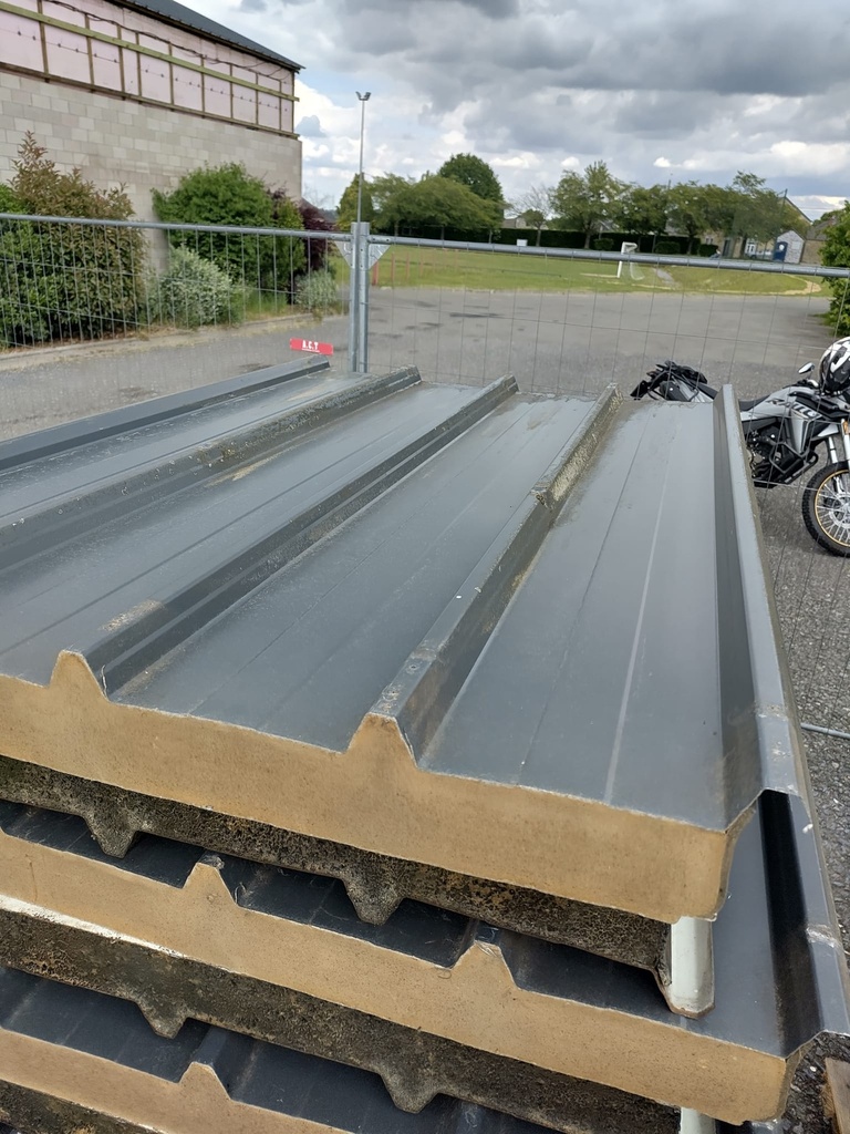 Panneaux sandwich isolés pour bardage et toiture (L)