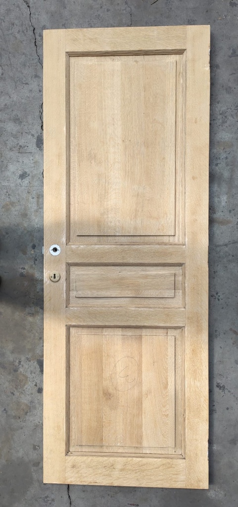 Porte en chêne – style classique (L)