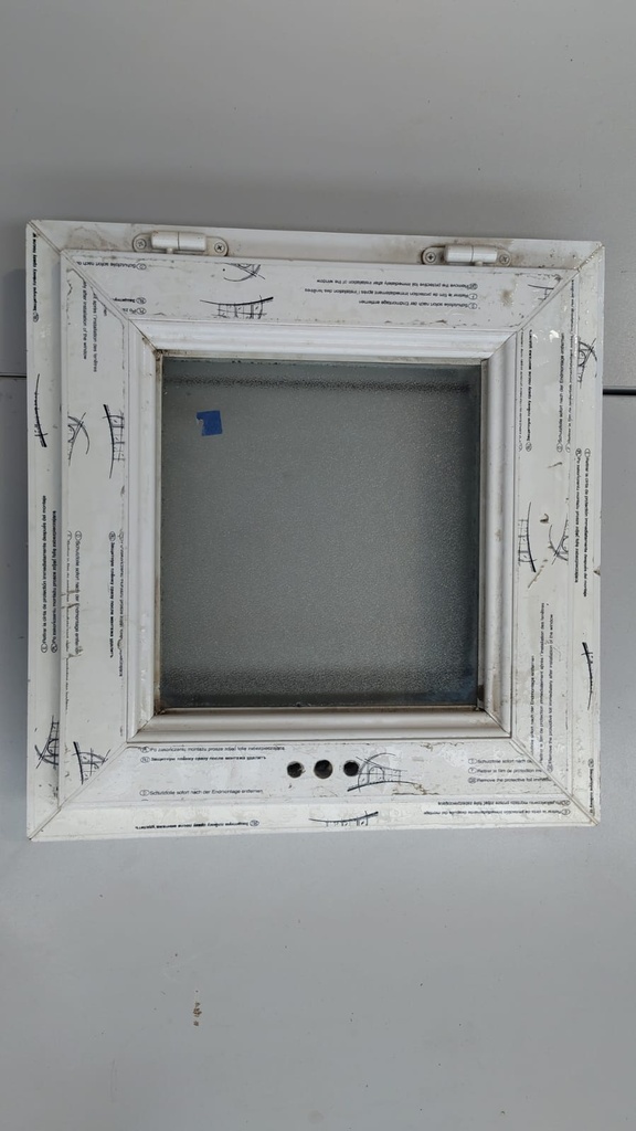 Petite fenêtre PVC d’occasion (L) 