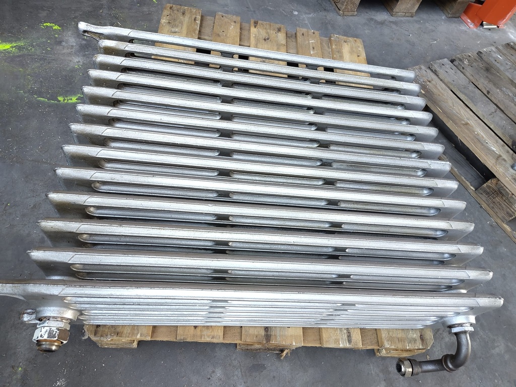 Radiateur sur pied en fonte 75x92x22 (L)  