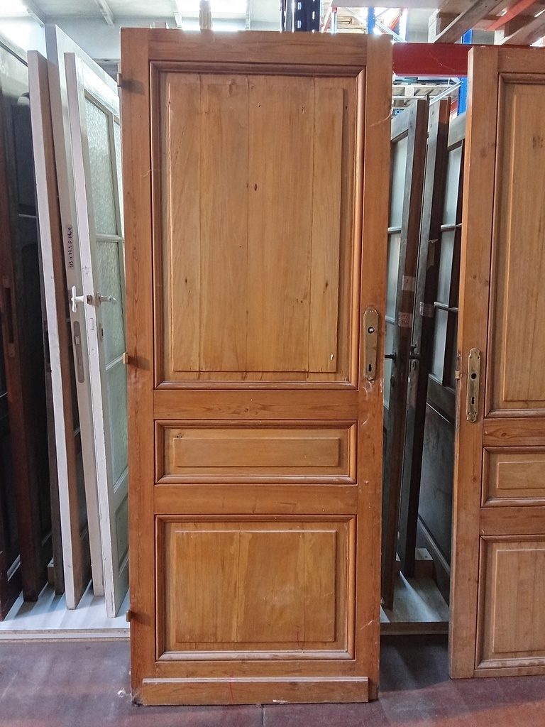 Porte en résineux - 80.5cm