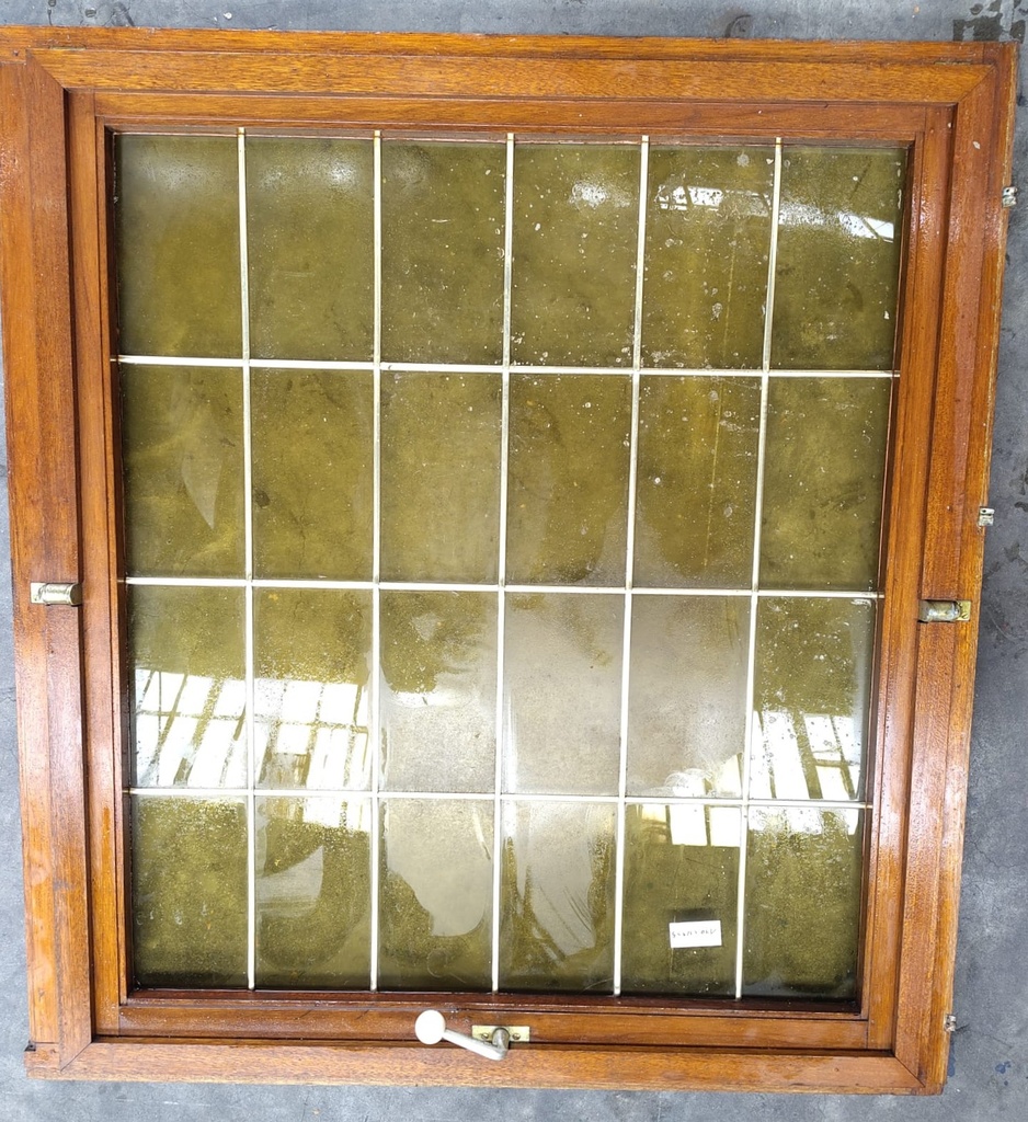 Châssis ancien fumé (L)