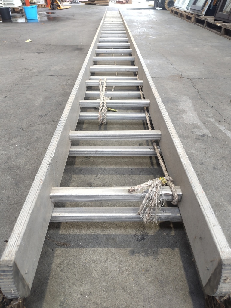 Echelle coulissante double 7,18m  - 12,78m  (L)