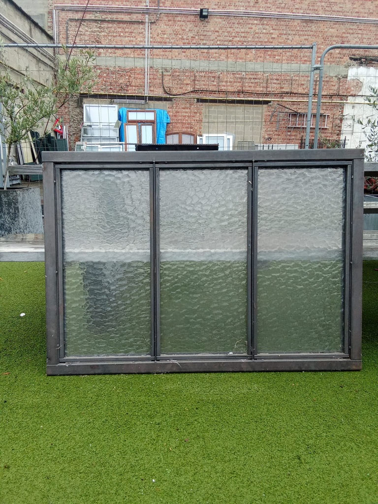 Verrière simple vitrage martelé