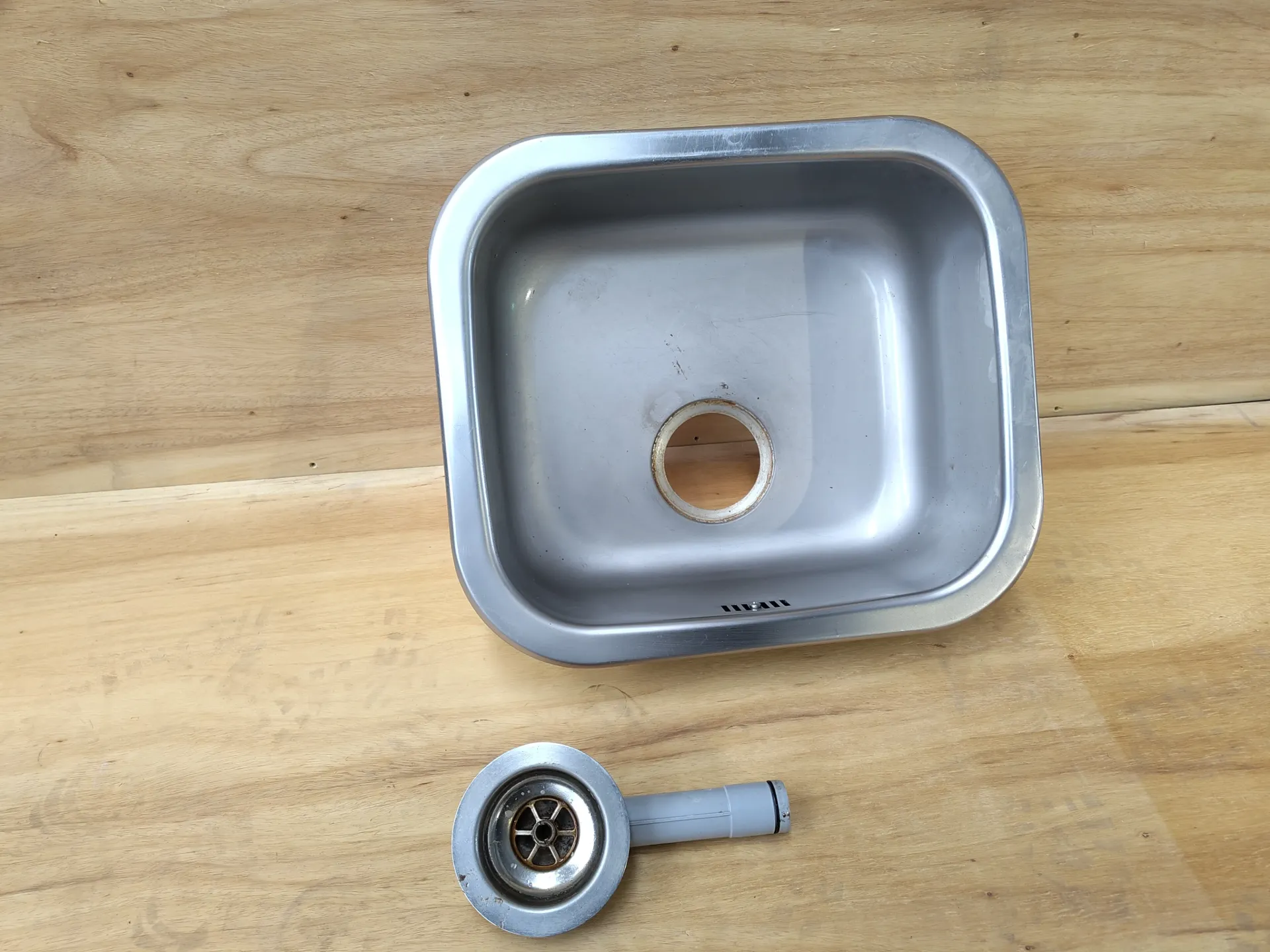 Evier en inox 46x40x15 cm (L)