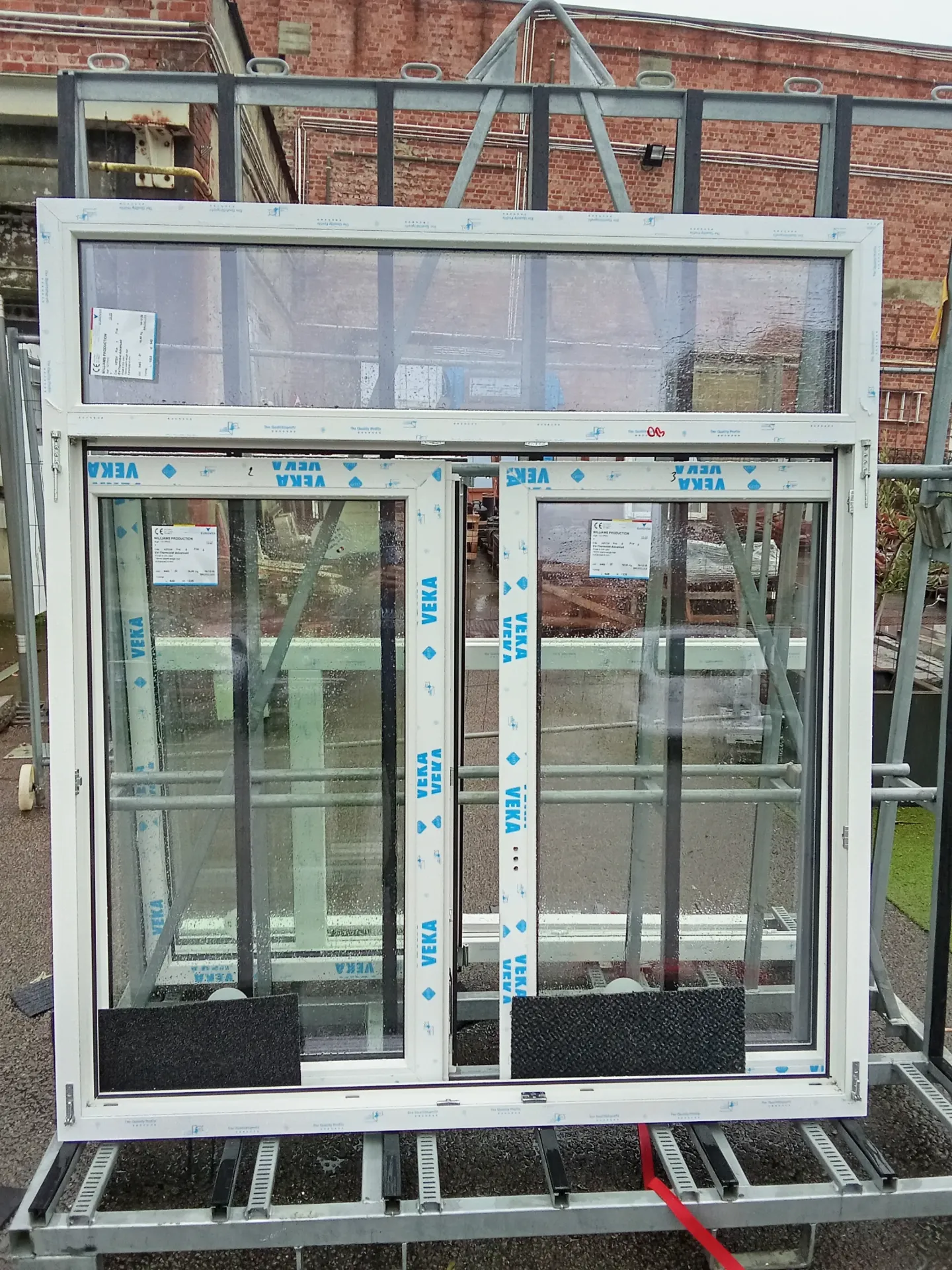 Châssis PVC double ouvrant neuf avec imposte (1825*1635)