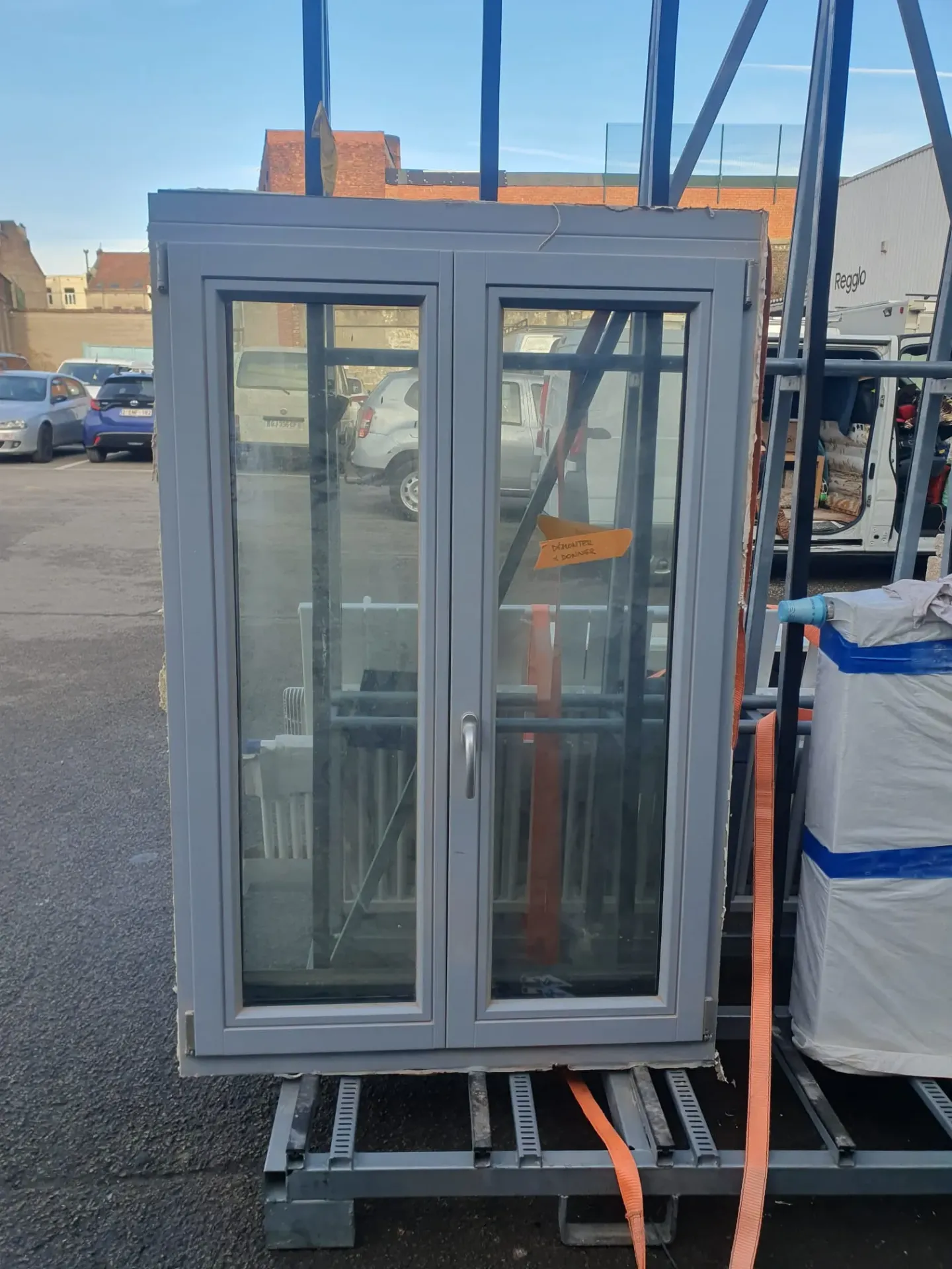 Châssis double ouvrant méranti 102*156.5