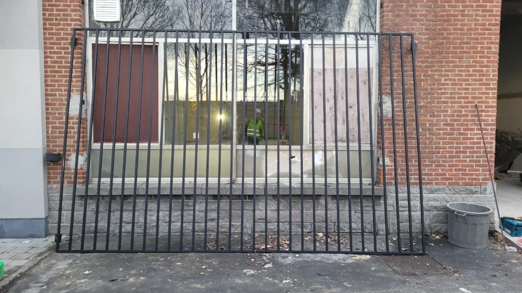 [EXT - Stevin] Grille de protection de fenêtre en acier