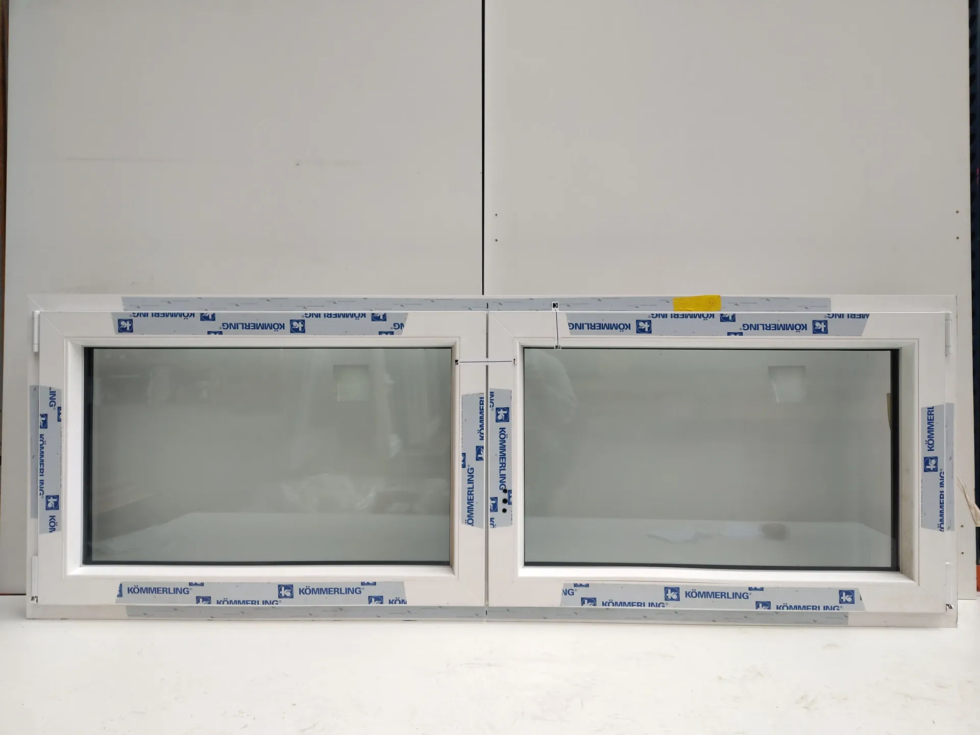 Châssis PVC blanc 2 vantaux Kommerling 204,6x72x6 cm (L)