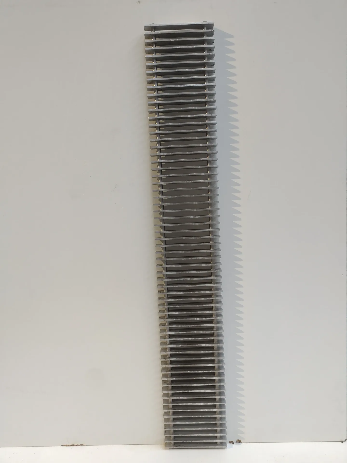 Grille acier 101x15,5x2 cm (L)