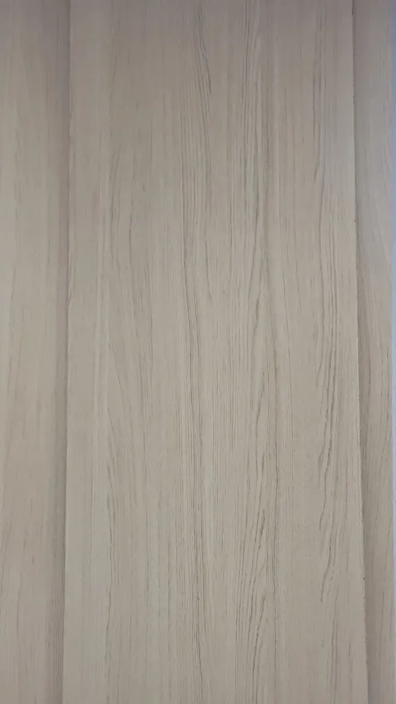 Panneau aggloméré mélaminé imitation chêne