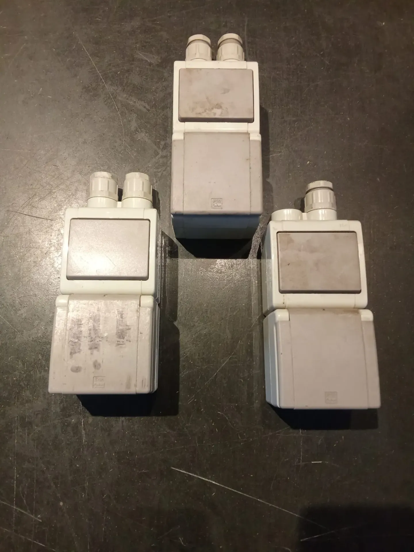 Prise et interrupteur double niko IP55 (ancien modèle)