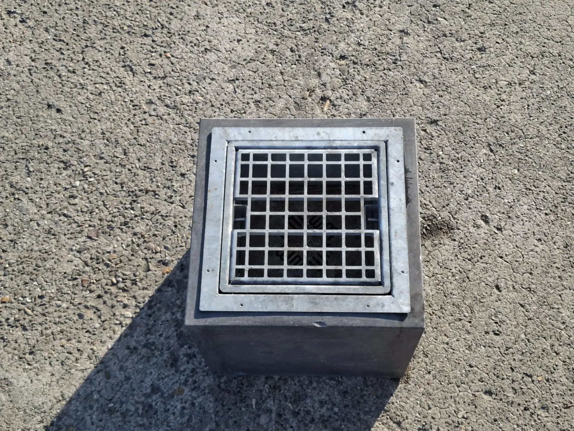 Cendrier en pierre bleue (L)