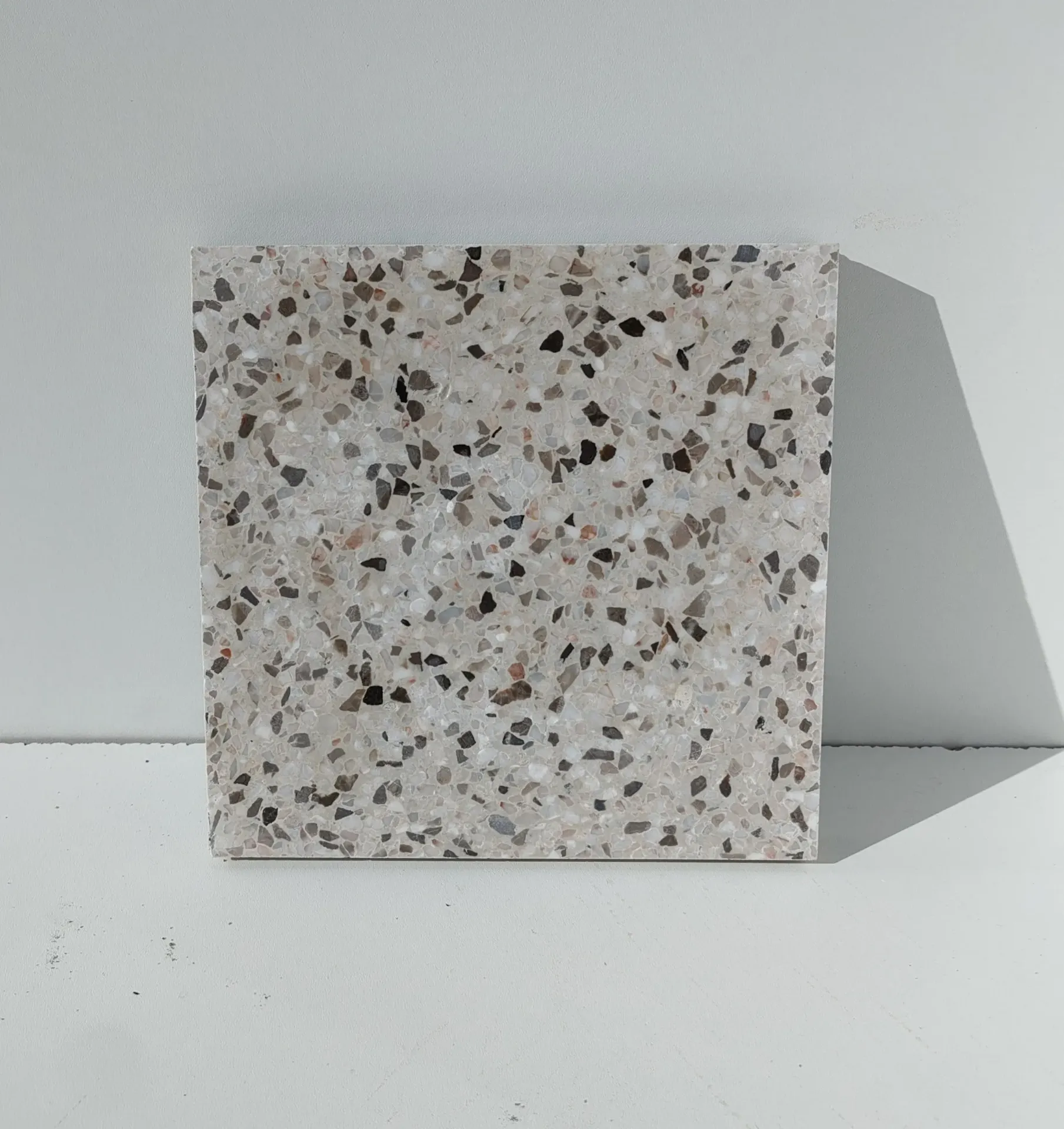 Terrazzo 20x20x1,8 cm (L)