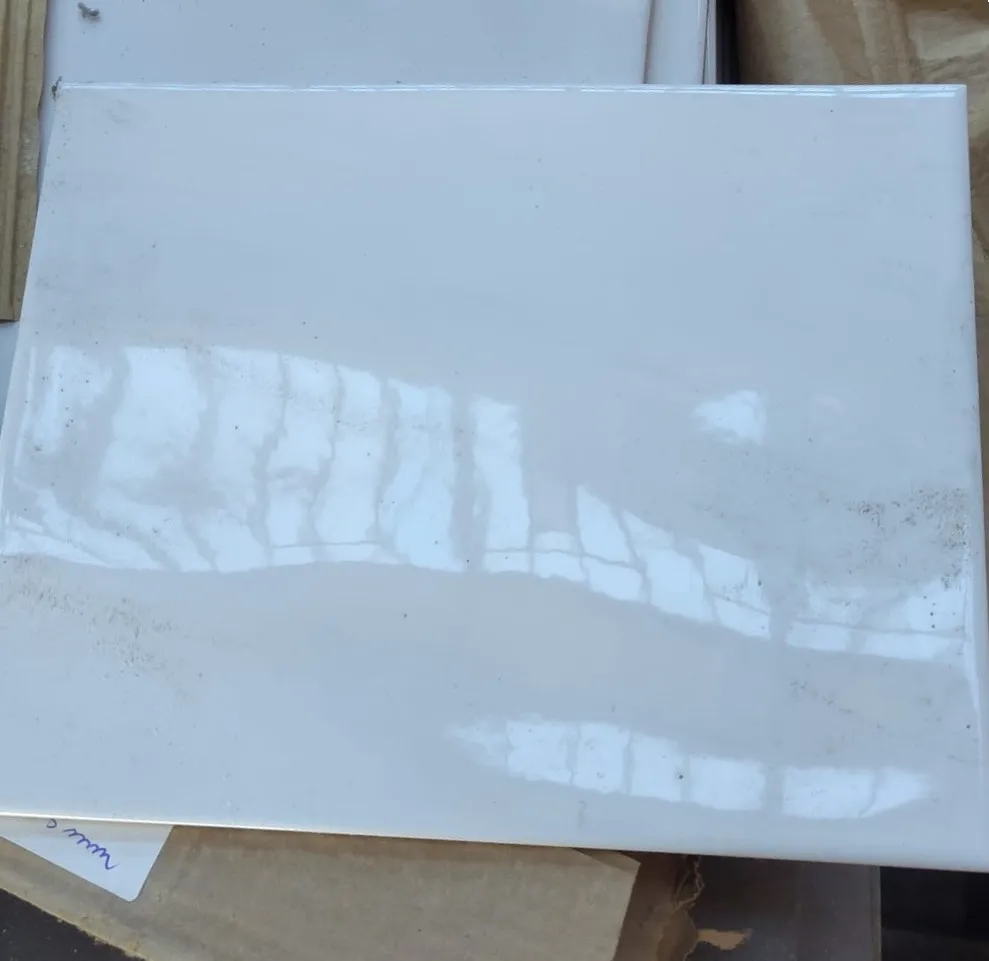 Faïence 25x20x0,6 cm (L)