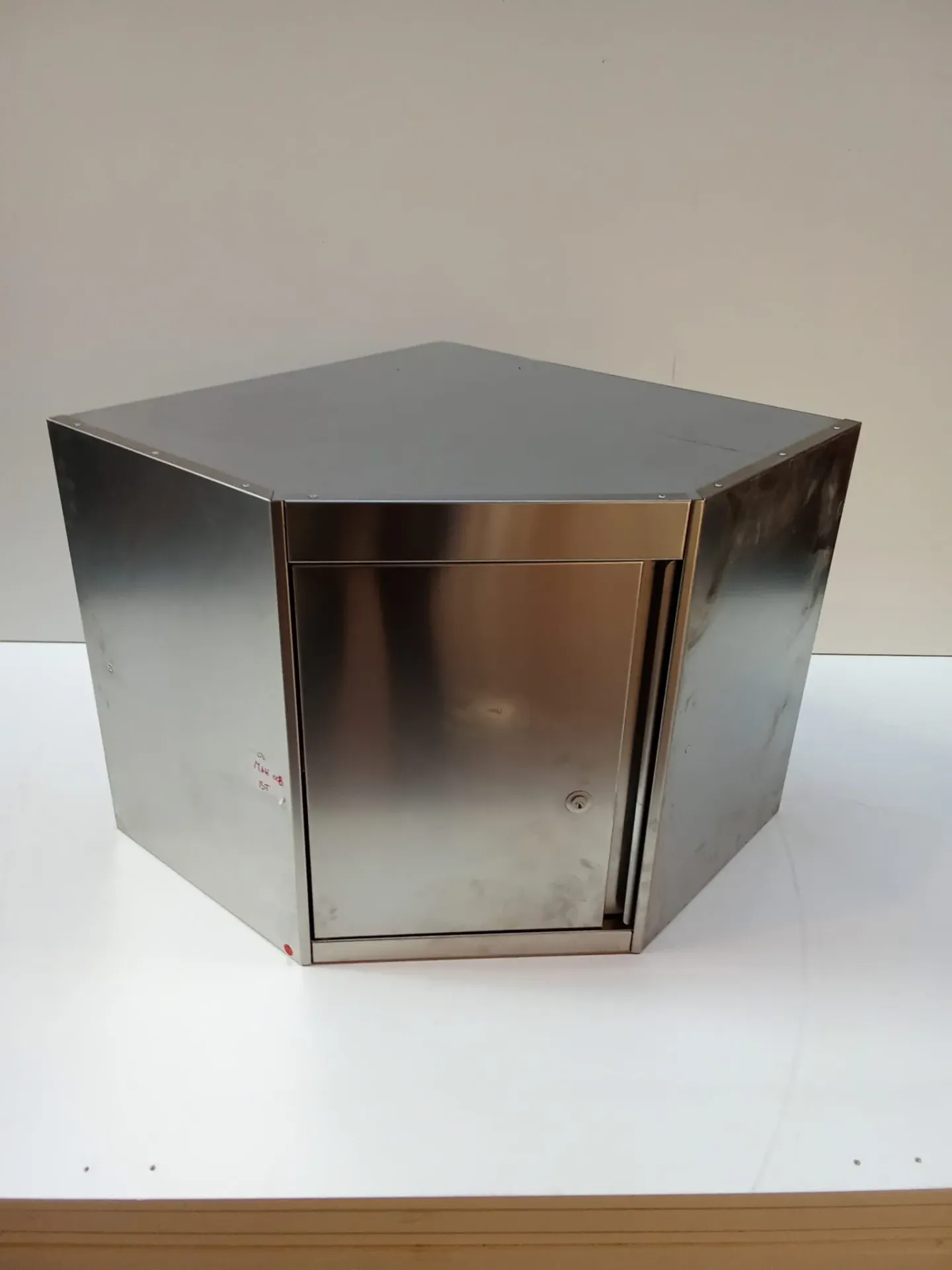 Armoire murale de coin en Inox