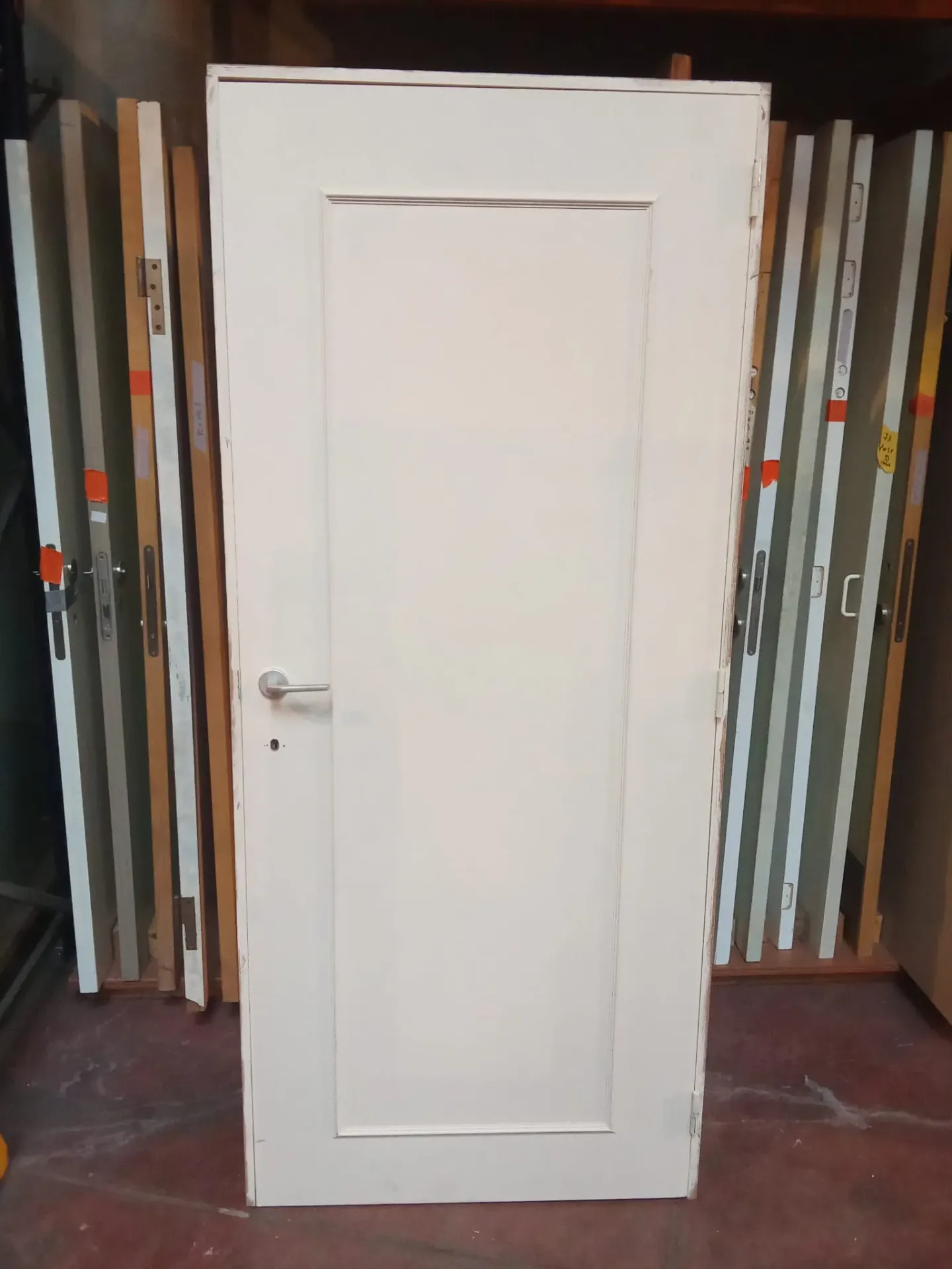 Porte avec moulure - 85*201,5