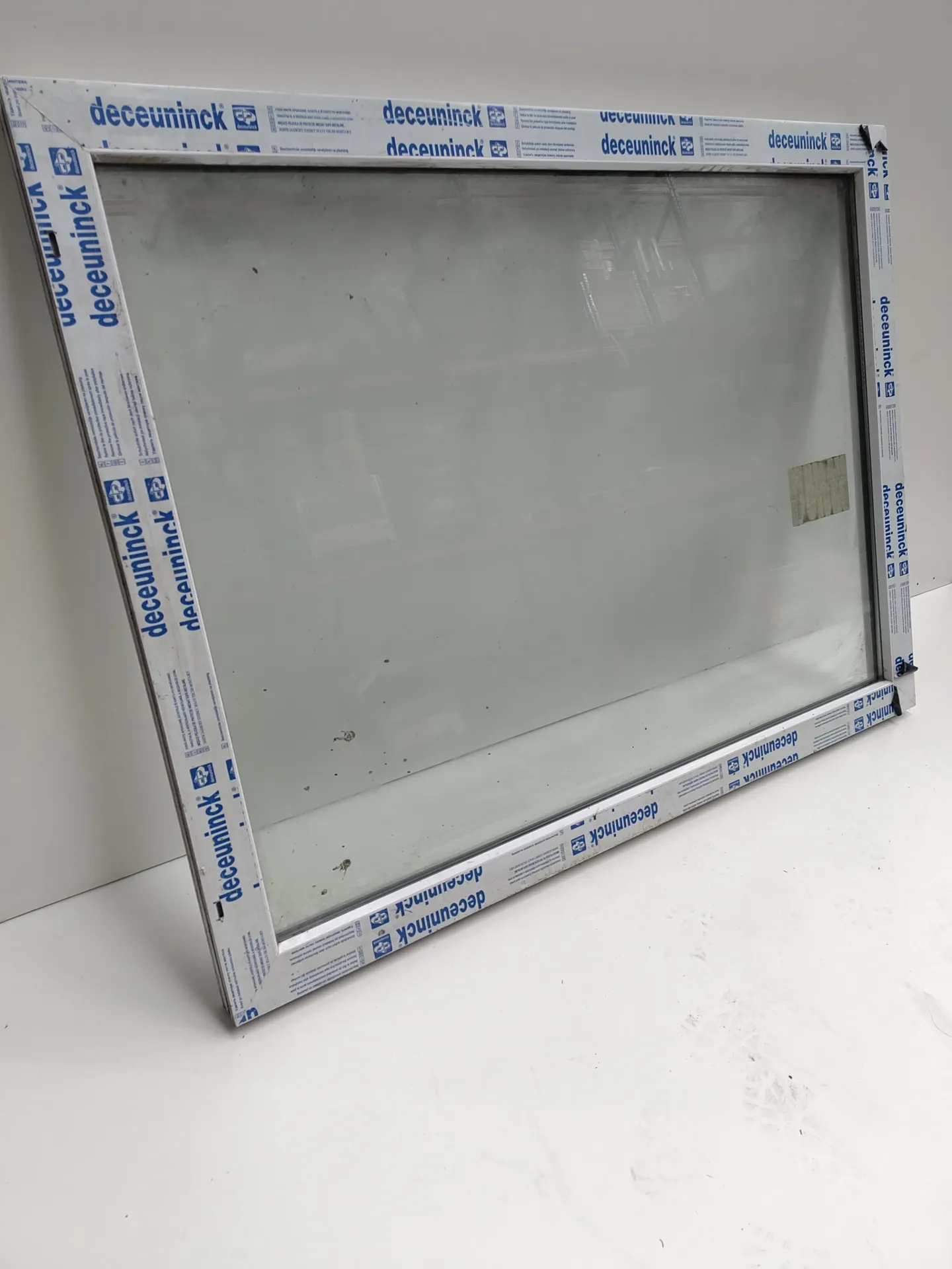 Châssis de fenêtre PVC blanc avec vantail fixe 134x103x5,8 cm (L)