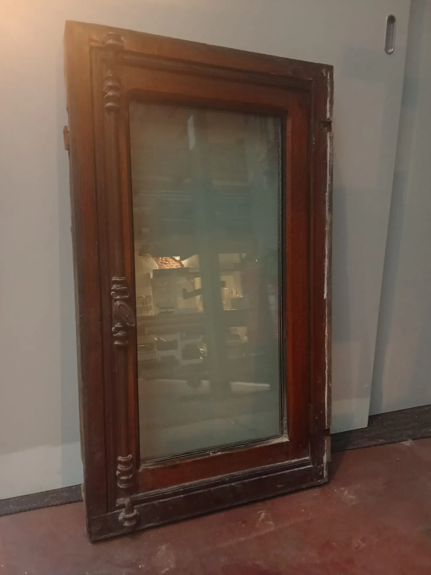 Châssis en chêne avec crémone