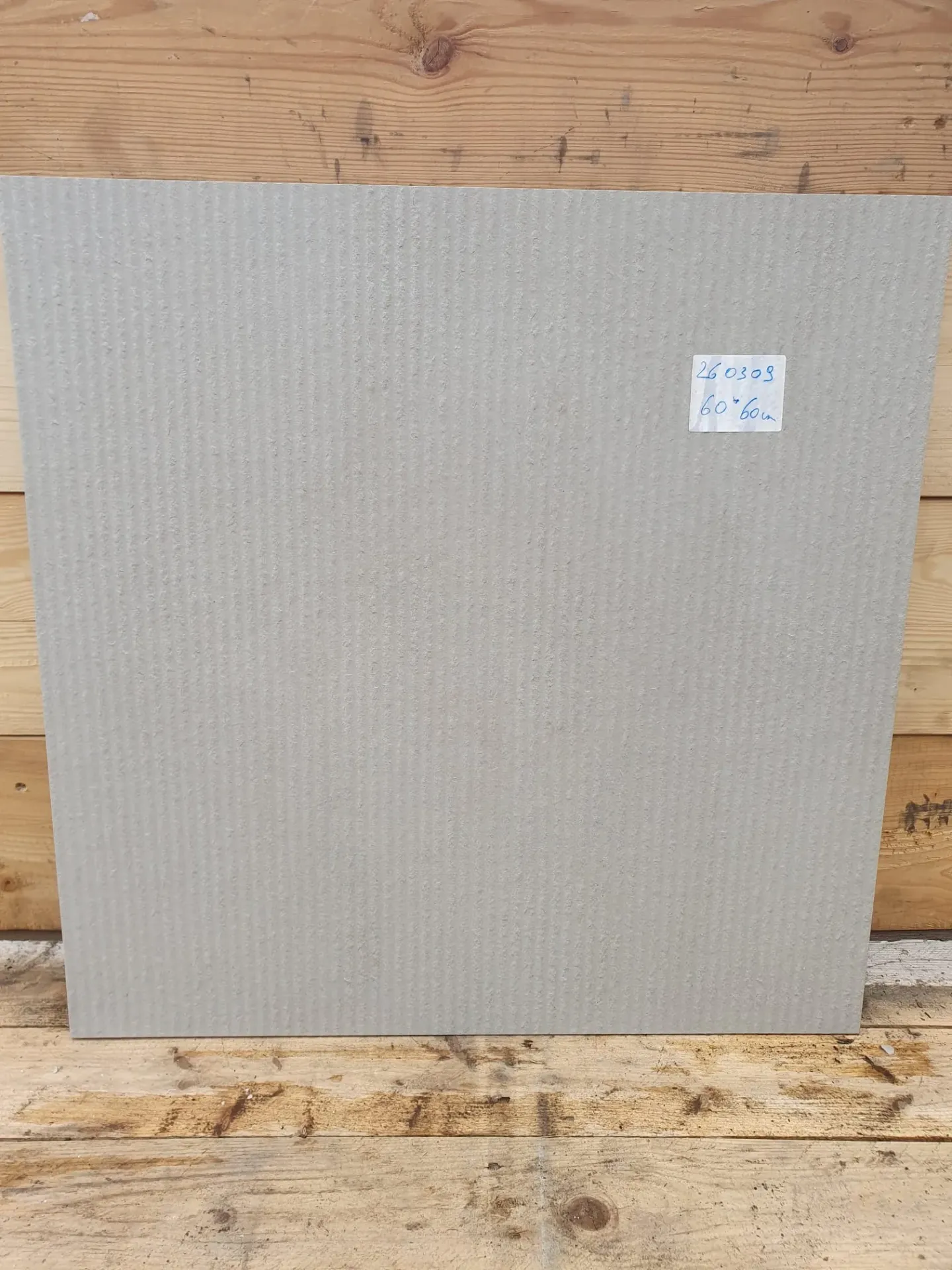 Carrelage céramique rainuré 60*60cm [260309]