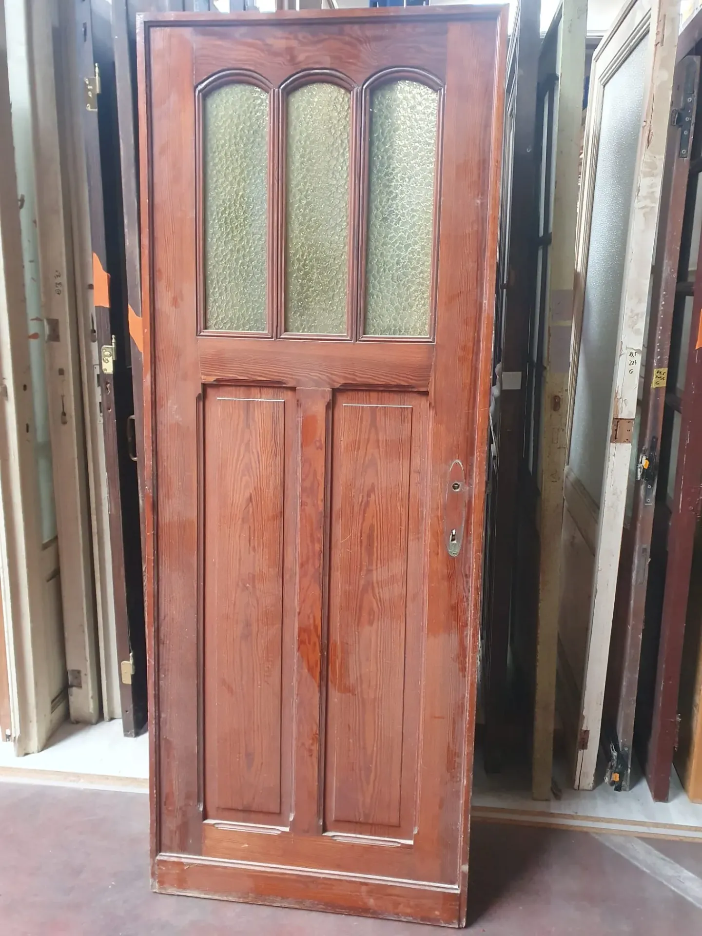 Porte en résineux 82,5*214,5 avec vitrage martelé