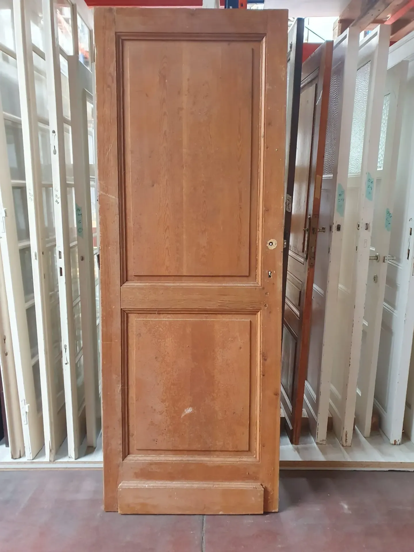 Porte en résineux 80,5*219,5