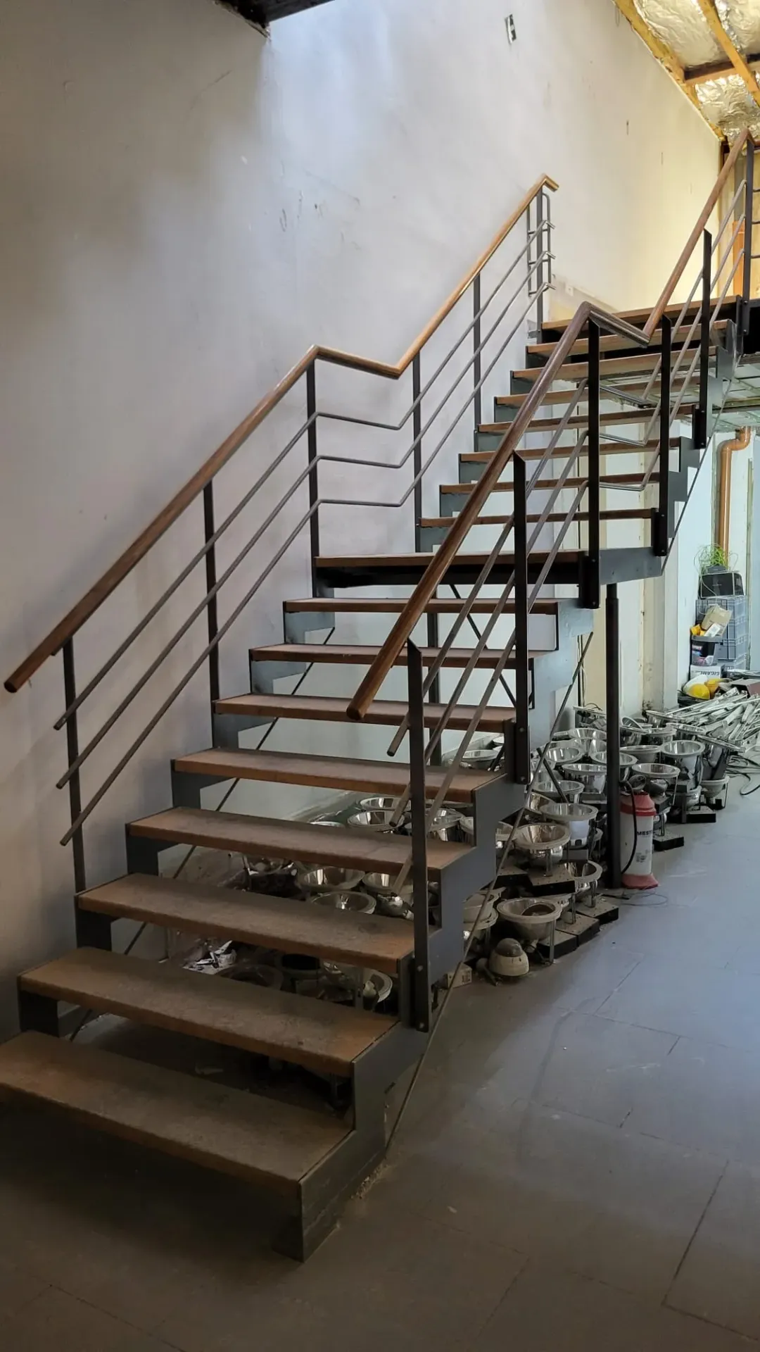 Escalier droit avec palier intérmédiaire