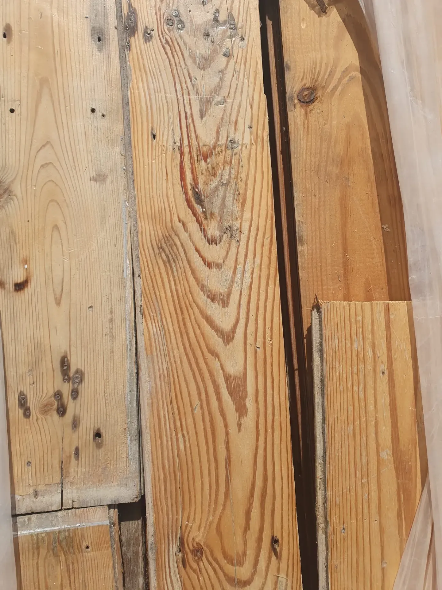 Plancher en sapin 12,8*2,3cm (lot ~50m²)