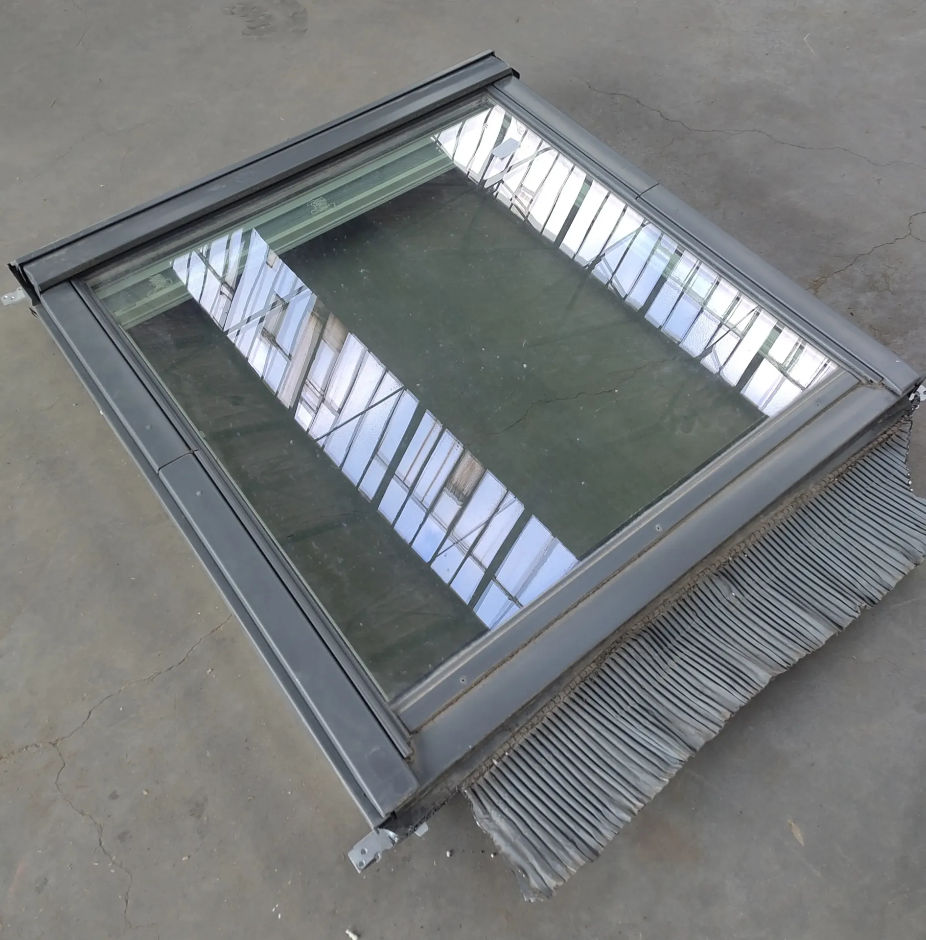 Fenêtre de toit VELUX 122x115,7x15,5 cm (L)