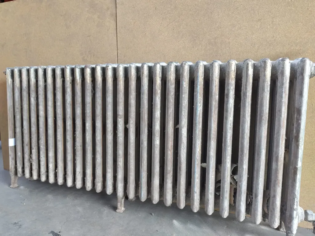 Radiateur sur pied en fonte 120x60x16 cm (L)