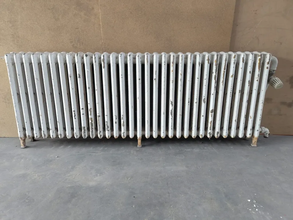 Radiateur sur pied en fonte 150x60x16 cm (L)
