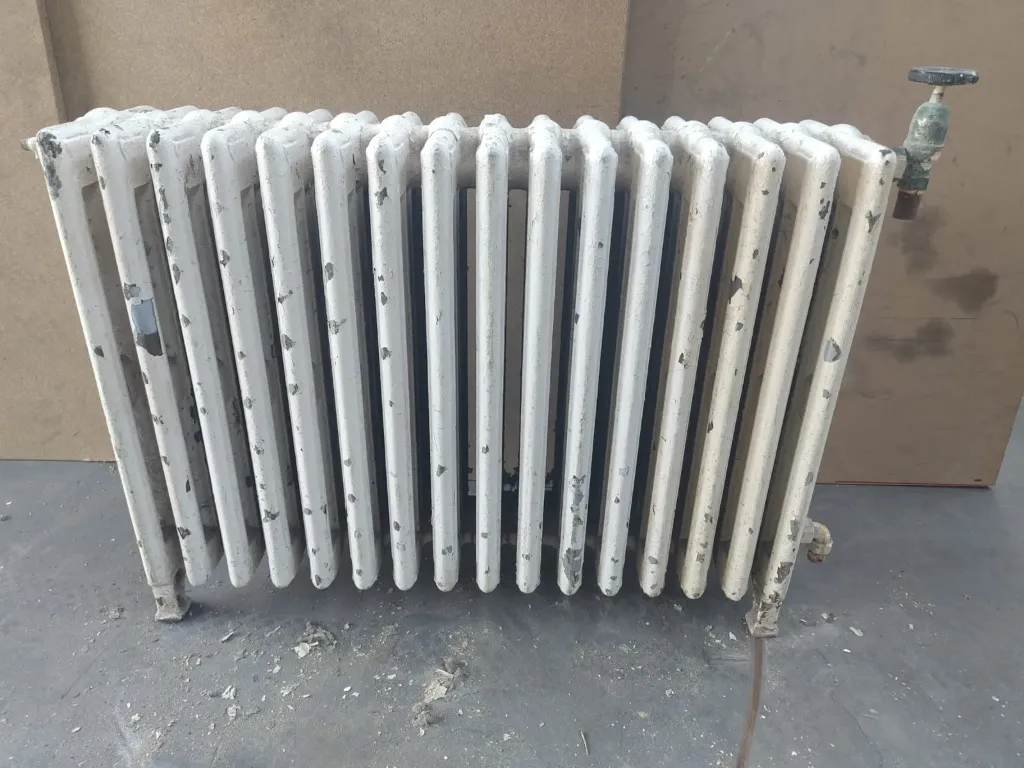 Radiateur sur pied en fonte 80x60x23 cm (L)