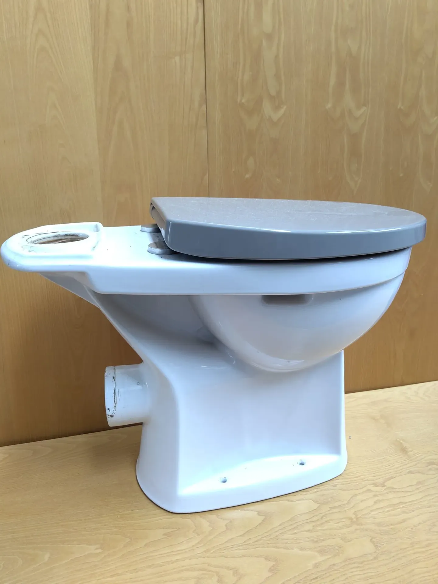 WC sur pied PMR (L)