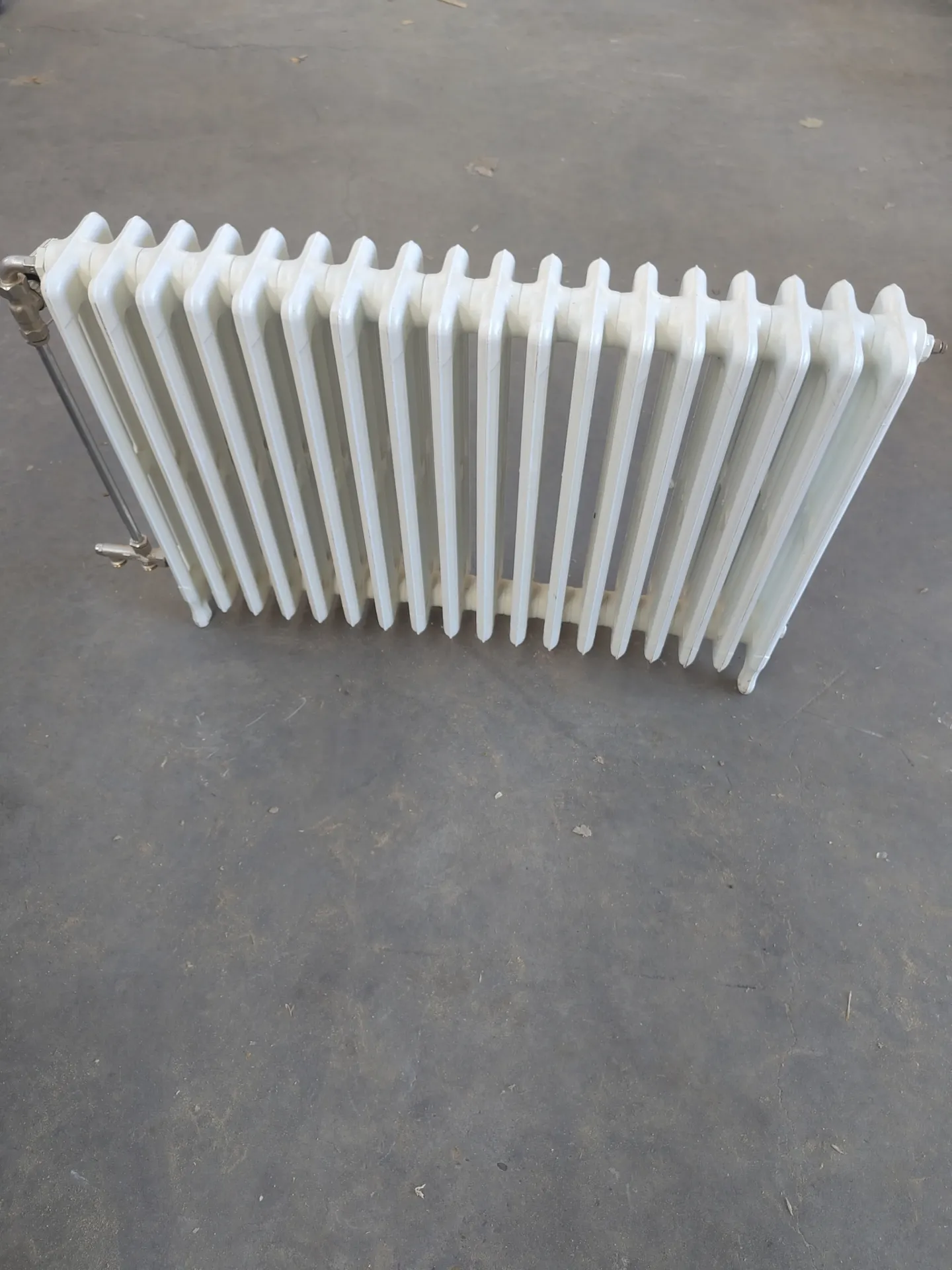 Radiateur sur pied en fonte 90x60x15 cm (L)